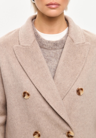 CESARE GASPARI Between-seasons coat in Beige