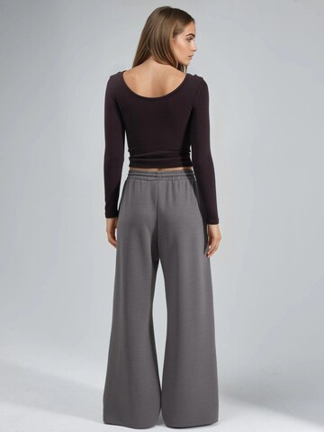 Busem Loosefit Hose in Grau