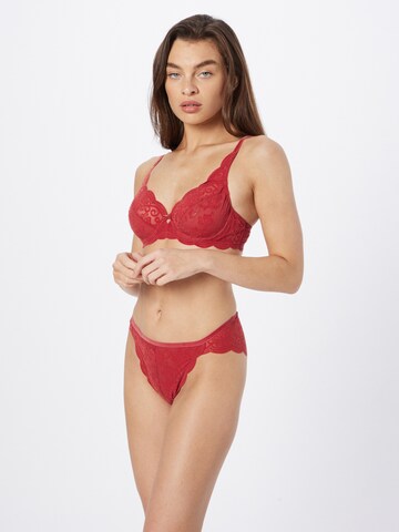 T-shirt Reggiseno di TRIUMPH in rosso