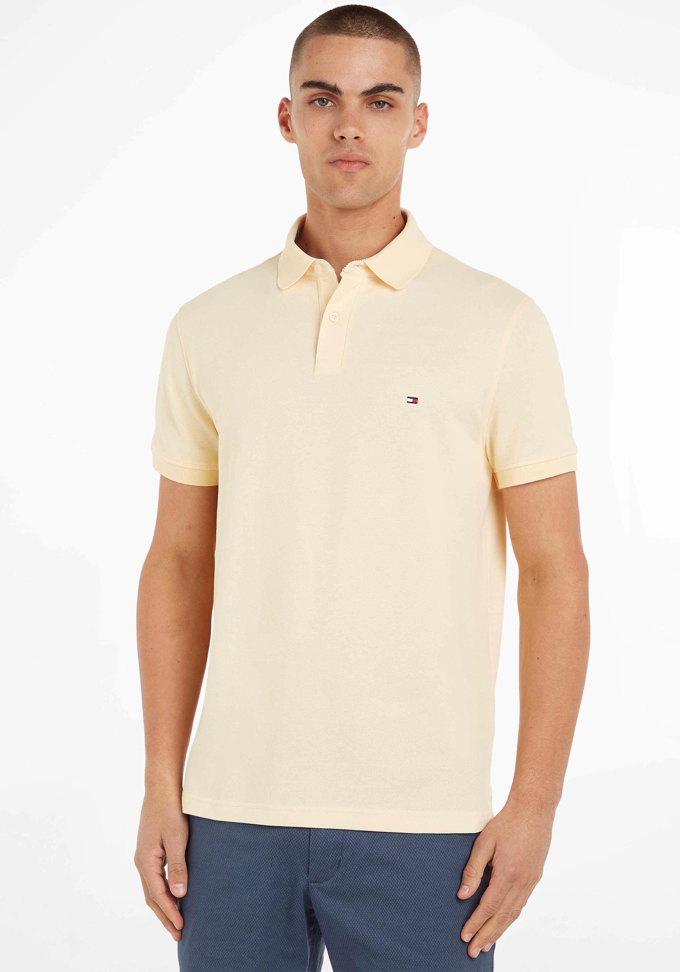 T Shirt TOMMY HILFIGER en Jaune Pastel ABOUT YOU