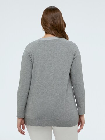 Cardigan Fiorella Rubino en gris
