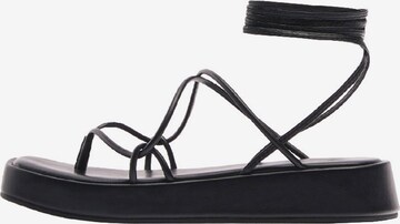 Flip-flops de la Bershka pe negru