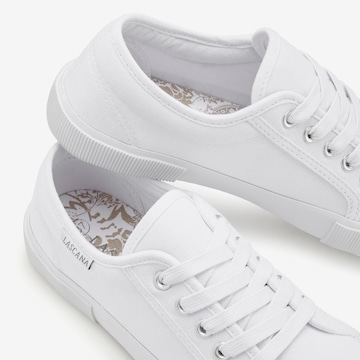 LASCANA Sneakers in White