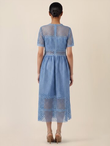 APART Kleid in Blau