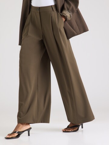 VERO MODA Wide leg Pleat-front trousers 'VMSTELLA' in Green: front