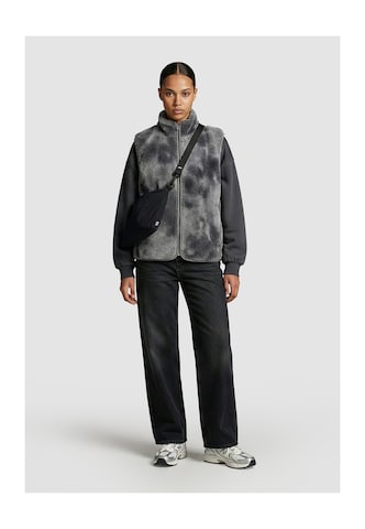 Gilet di Urban Classics in grigio: frontale
