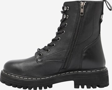 MUSTANG Lace-Up Boots in Black