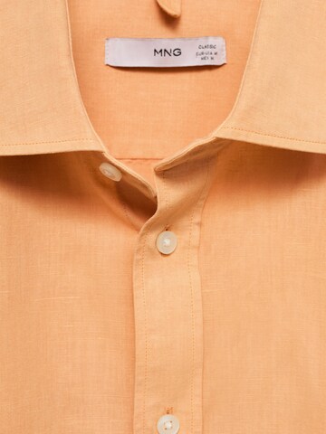 MANGO MAN Regular fit Srajca 'Avispag' | oranžna barva