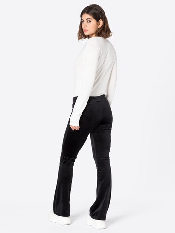 évasé Pantalon FUBU en noir