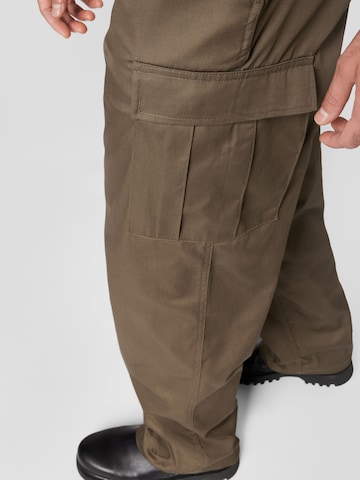 regular Pantaloni cargo di Brandit in verde