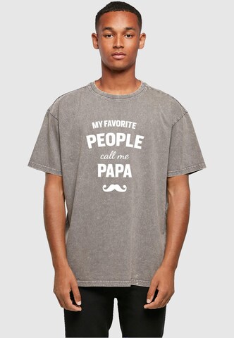 Maglietta 'Fathers Day - My Favorite People Call Me Papa' di Merchcode in grigio: frontale