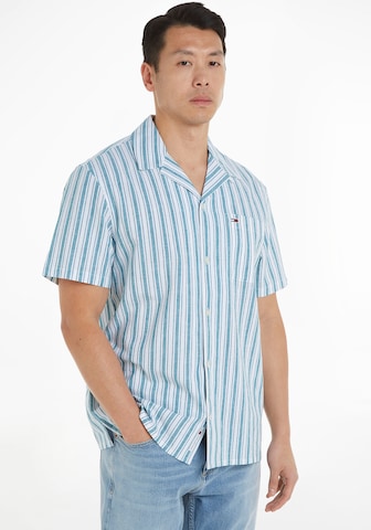 Tommy Jeans Plus Regular fit Business Shirt in Blue: front