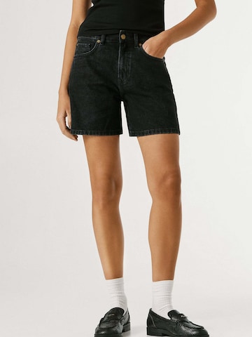 Pepe Jeans Regular Shorts in Schwarz: Vorderseite