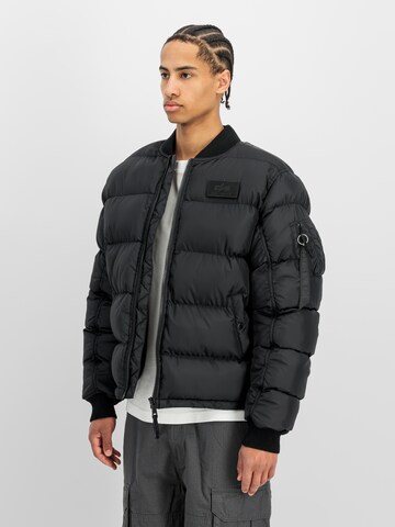 ALPHA INDUSTRIES Jacke 'MA-1' in Schwarz: Vorderseite