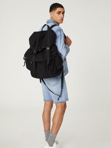 DAN FOX APPAREL Backpack 'Eymen' in Black: front