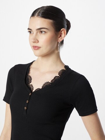 ABOUT YOU T-Shirt 'Joline' in Schwarz