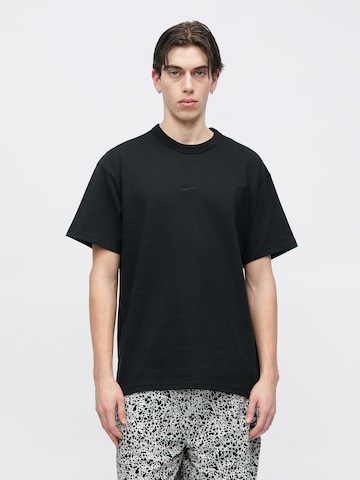 Nike Sportswear Särk 'PREM ESS', värv must: eest vaates