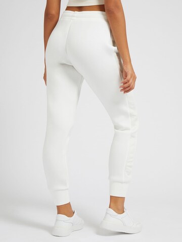 Effilé Pantalon 'Allie' GUESS en blanc