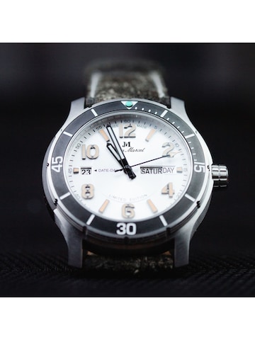 Montre à affichage analogique Jean Marcel en argent
