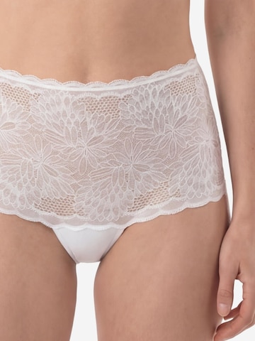 CON-TA Boyshorts 'Modal' in White