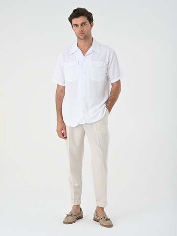 Coupe regular Chemise Antioch en blanc