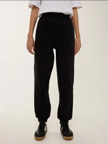 Effilé Pantalon Hiccup en noir : devant