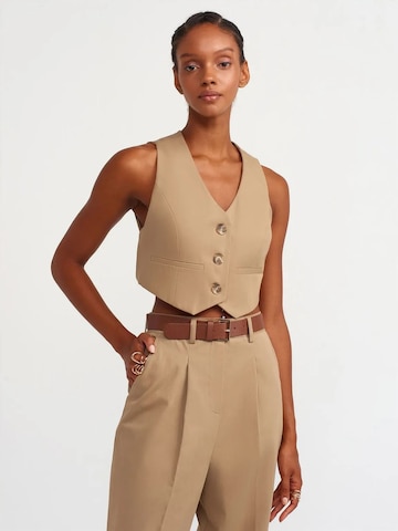 Dilvin Top in Beige: front