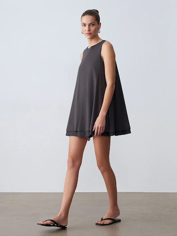Dilvin - Vestido 'Mini' em cinzento