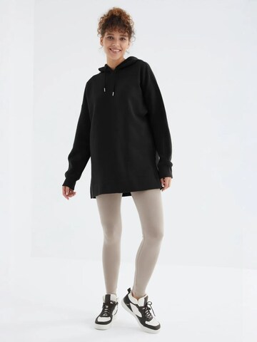 Tommy Life Sweatshirt in Black
