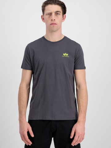 ALPHA INDUSTRIES T-Shirt in Grau