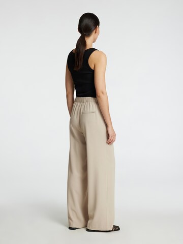 Loosefit Pantaloni 'TINNI' di SELECTED FEMME in beige