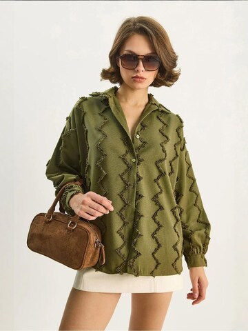 Camicia da donna di Bianco Lucci in verde: frontale