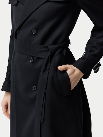 GOBI Cashmere Between-Seasons Coat in Black