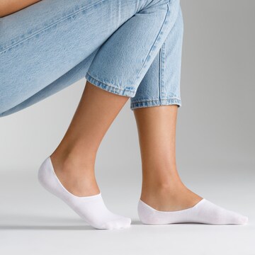 s.Oliver Ankle Socks in White: front