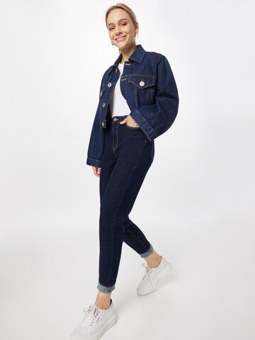 Coupe slim Jean 'Kesia' PIECES en bleu