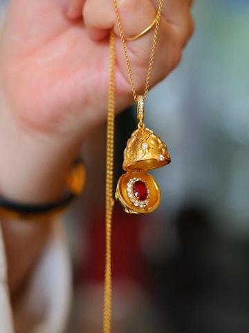 Collana 'Treasure Egg Locket' di LanLivia in rosso