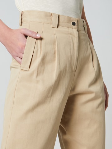 Guido Maria Kretschmer Women - Tapered Pantalón plisado 'Nicola' en beige