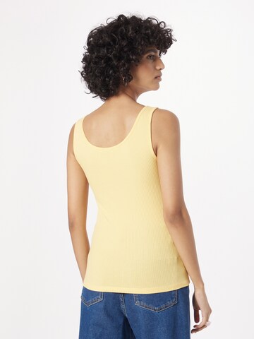 PIECES - Top 'Kitte' en amarillo