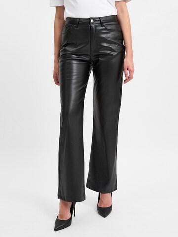 Marie Lund Regular Broek in Zwart: voorkant