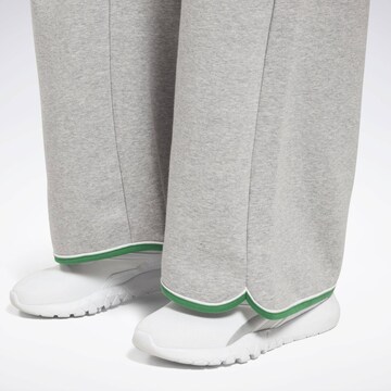Reebok Ohlapna forma Športne hlače | siva barva