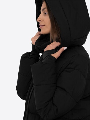 4F Winter Coat in Black