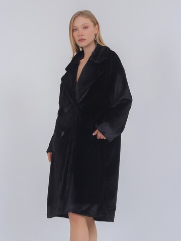 FRESHLIONS Winter Coat 'Juliea' in Black