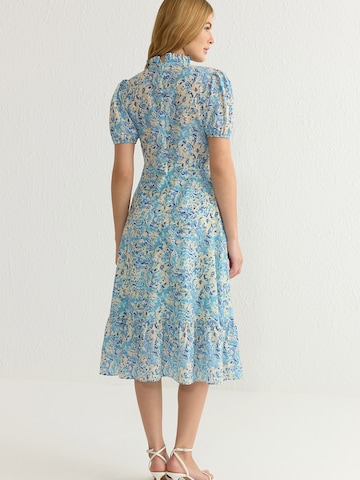 Trendyol Jurk in Blauw