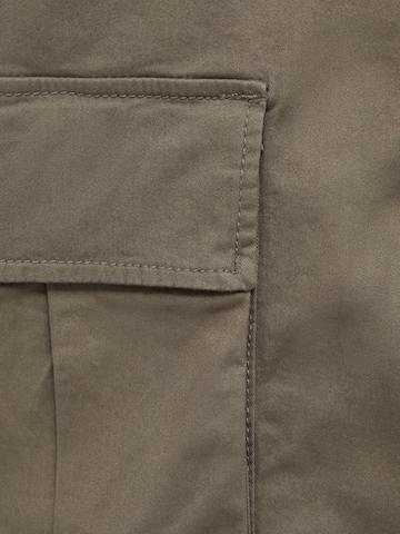 Pull&Bear Tapered Cargo nadrágok - zöld