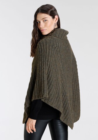 LAURA SCOTT Cape in Green