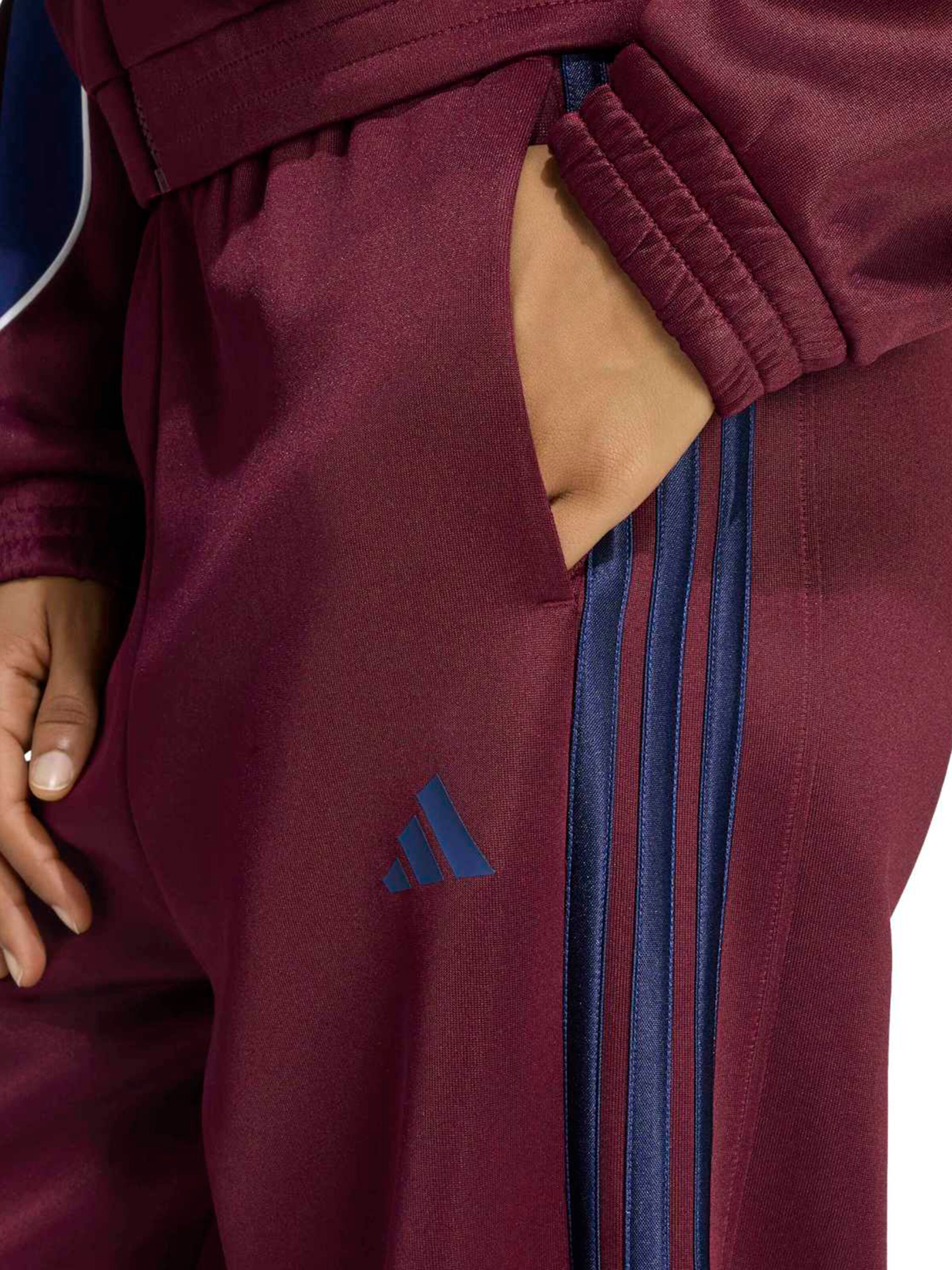 ADIDAS SPORTSWEAR Loosefit Urheiluhousut 'STADIUM' värissä punainen