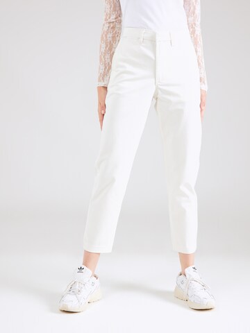 regular Pantaloni chino 'Essential' di LEVI'S ® in bianco: frontale