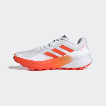 Chaussure de course 'Agravic 3' ADIDAS TERREX en blanc
