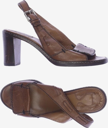 Chloé Sandals & High-Heeled Sandals in 39,5 in Brown: front