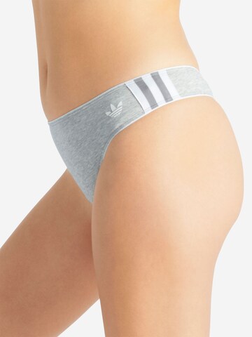 String ' Adicolor Comfort Flex ' ADIDAS ORIGINALS en gris
